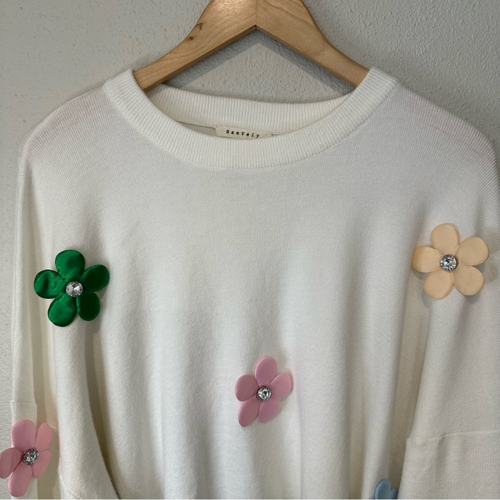 Baevely Floral Embellished White Sweater - Picture 6 of 11